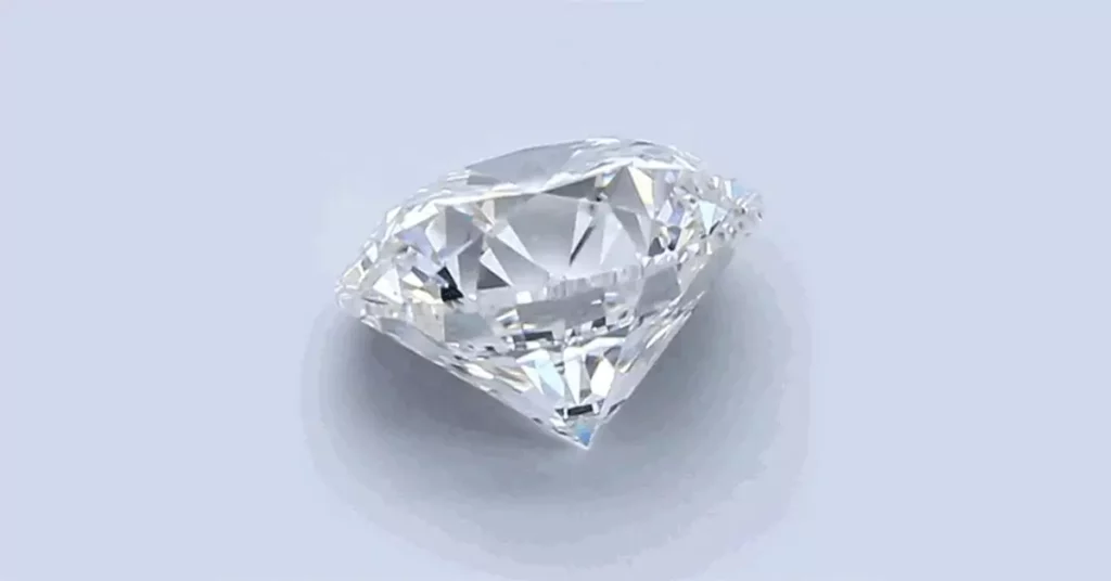 How do different Diamond Shapes affect the price of a Diamond?