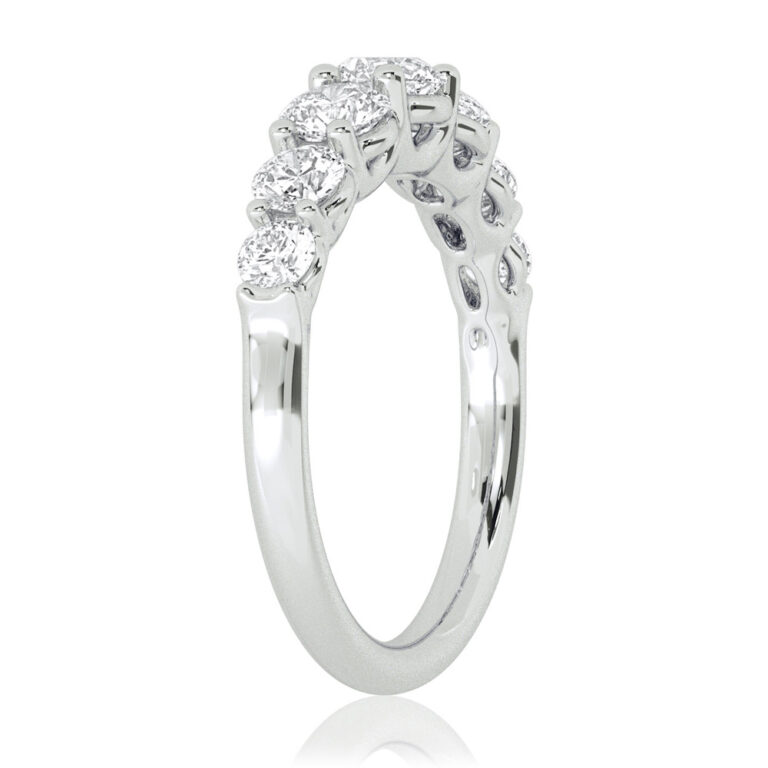 Ionia Graduating U-Prong Lab Grown Diamond Ring