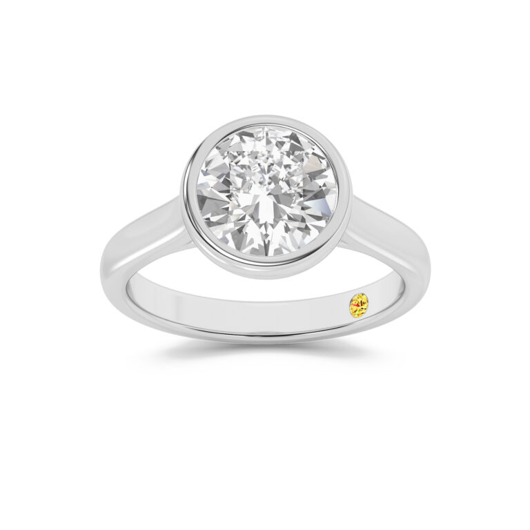 Secret Kiss Engagment Ring with the Envoi Wedding Band