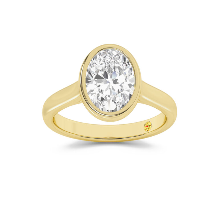 Secret Kiss Engagment Ring with the Envoi Wedding Band