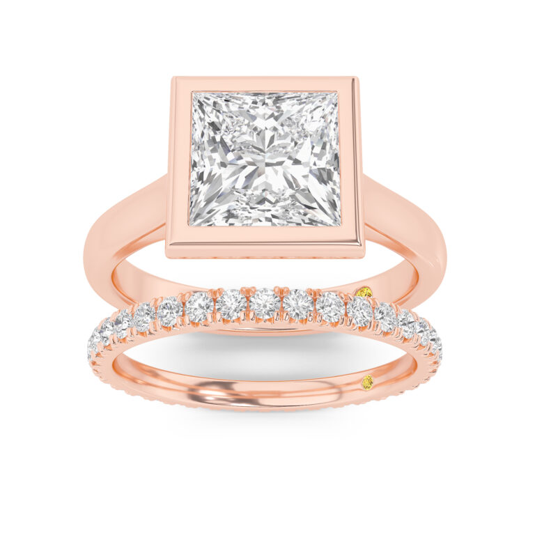 Secret Kiss Engagment Ring with the Envoi Wedding Band