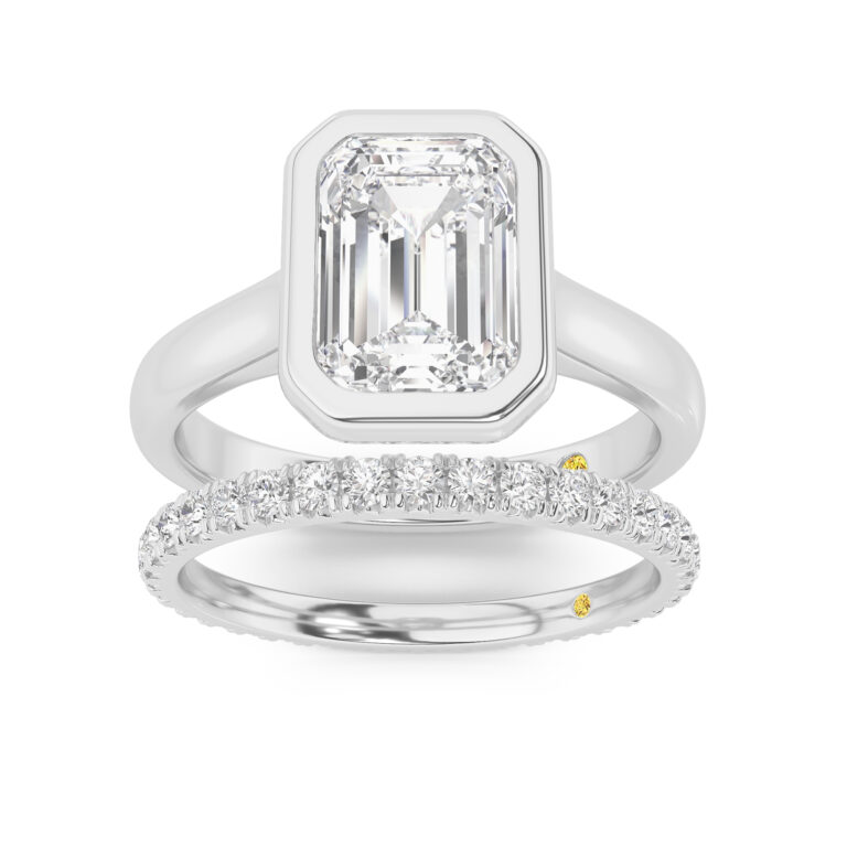 Secret Kiss Engagment Ring with the Envoi Wedding Band